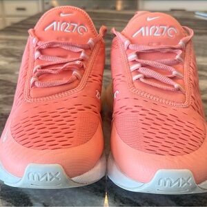 Peach / Coral Nike Air Max 270 size 9